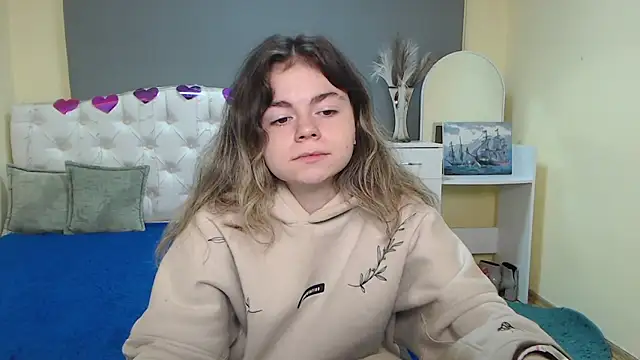 Snapshot of TinaRedly chatting on October 2025 05:58:02 AM TinaRedly online show from October 2025 05:58:02 AM