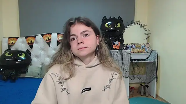 Snapshot of TinaRedly chatting on October 2025 06:25:01 AM TinaRedly online show from October 2025 06:25:01 AM