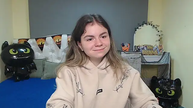 Snapshot of TinaRedly chatting on November 2025 06:21:01 PM TinaRedly online show from November 2025 06:21:01 PM