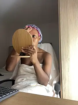 kellya  online show from December 2025 11:58:01 PM