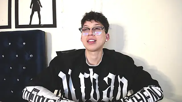  Thomas hot  online show from October 2025 04:24:02 AM