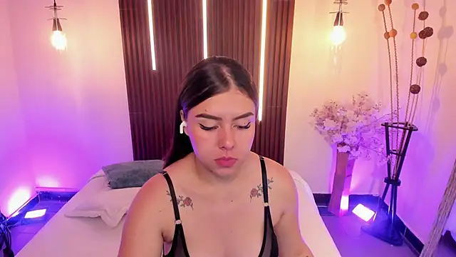 Snapshot of ArianaBaker chatting on May 2026 02:23:01 PM ArianaBaker online show from May 2026 02:23:01 PM