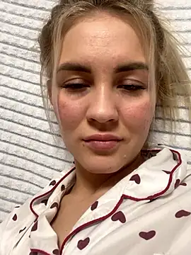 Snapshot of DreamGirl-777 chatting on December 2024 03:10:01 PM DreamGirl-777 online show from December 2024 03:10:01 PM