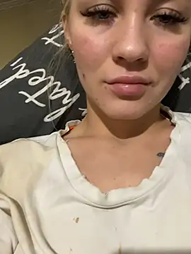 Snapshot of DreamGirl-777 chatting on December 2024 08:15:01 PM DreamGirl-777 online show from December 2024 08:15:01 PM