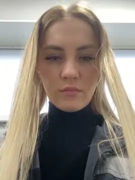 Snapshot of DreamGirl-777 chatting on December 2024 10:54:01 AM DreamGirl-777 online show from December 2024 10:54:01 AM