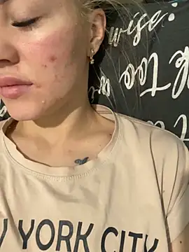 Snapshot of DreamGirl-777 chatting on December 2024 02:53:02 AM DreamGirl-777 online show from December 2024 02:53:02 AM