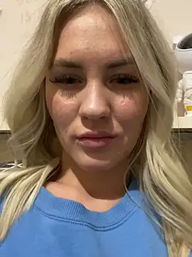 Snapshot of DreamGirl-777 chatting on December 2024 03:58:01 PM DreamGirl-777 online show from December 2024 03:58:01 PM