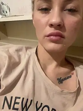 Snapshot of DreamGirl-777 chatting on January 2025 02:46:01 PM DreamGirl-777 online show from January 2025 02:46:01 PM