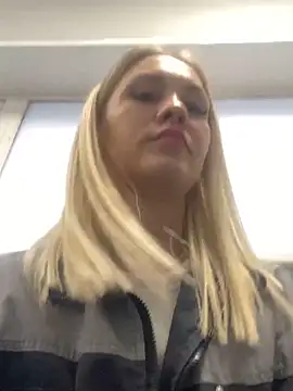 Snapshot of DreamGirl-777 chatting on January 2025 05:00:01 AM DreamGirl-777 online show from January 2025 05:00:01 AM