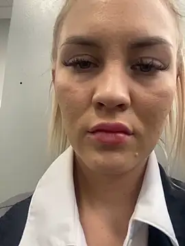 Snapshot of DreamGirl-777 chatting on January 2025 10:29:02 AM DreamGirl-777 online show from January 2025 10:29:02 AM