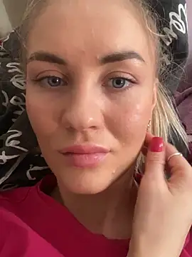 Snapshot of DreamGirl-777 chatting on March 2025 06:30:01 AM DreamGirl-777 online show from March 2025 06:30:01 AM