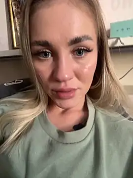 Snapshot of DreamGirl-777 chatting on September 2025 12:53:01 PM DreamGirl-777 online show from September 2025 12:53:01 PM