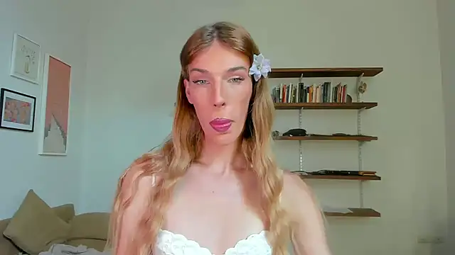 Snapshot of AliceSnowCatt chatting on November 2025 03:56:02 PM AliceSnowCatt online show from November 2025 03:56:02 PM