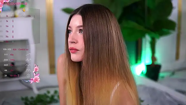 EvaWarenn online show from October 2025 12:34:02 PM