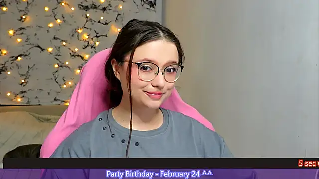 me  hanna online show from February 2025 09:05:02 PM