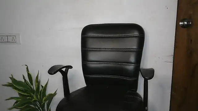 Snapshot of Suzie_darling chatting on October 2025 01:42:01 PM Suzie darling online show from October 2025 01:42:01 PM