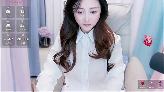 Snapshot of Liiniie-Lovers chatting on January 2025 11:48:02 PM Liiniie-Lovers online show from January 2025 11:48:02 PM