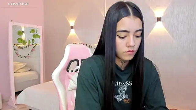 Snapshot of miagomezweb1 chatting on February 2025 01:05:02 PM miagomezweb1 online show from February 2025 01:05:02 PM