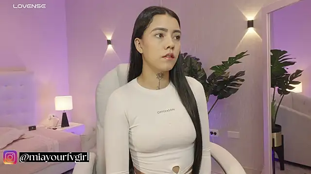 Snapshot of miagomezweb1 chatting on September 2025 01:00:01 PM miagomezweb1 online show from September 2025 01:00:01 PM