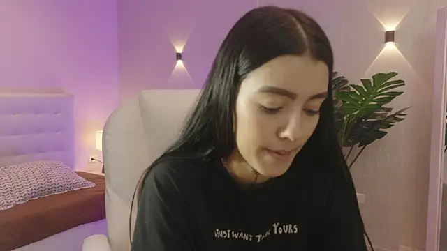 Snapshot of miagomezweb1 chatting on November 2025 12:49:01 PM miagomezweb1 online show from November 2025 12:49:01 PM