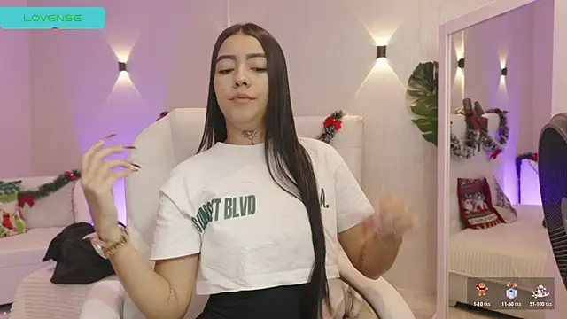 miagomezweb1 online show from December 2025 12:33:02 PM