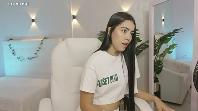 miagomezweb1 online show from January 2026 12:54:02 PM