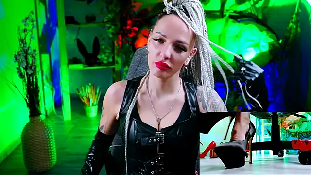 MonicaMaxwel online show from March 2025 12:00:01 PM