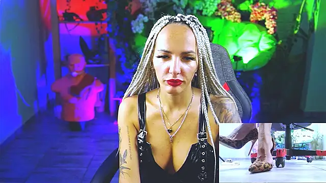 MonicaMaxwel online show from September 2025 10:50:01 AM