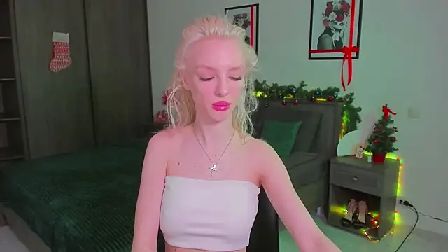 Snapshot of AleksaBlonde chatting on December 2024 05:37:01 AM AleksaBlonde online show from December 2024 05:37:01 AM