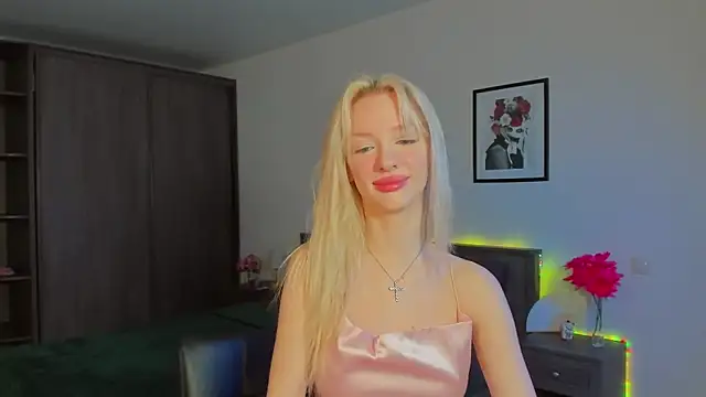 Snapshot of AleksaBlonde chatting on February 2025 11:08:02 AM AleksaBlonde online show from February 2025 11:08:02 AM