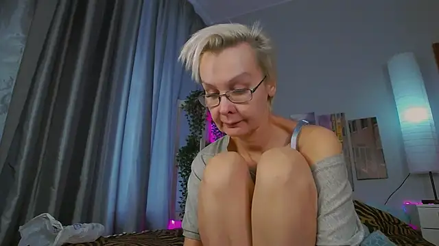 HelgaHimmell online show from February 2025 09:43:02 AM