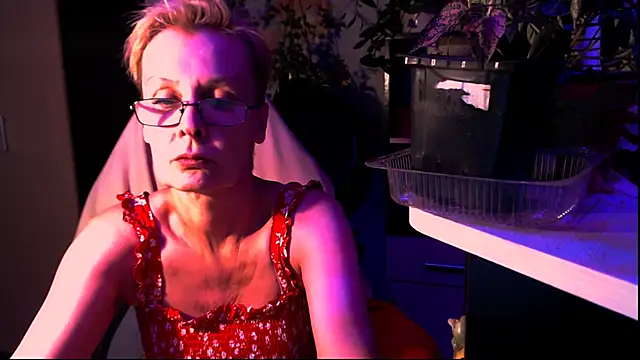Snapshot of HelgaHimmell chatting on June 2026 07:36:02 PM HelgaHimmell online show from June 2026 07:36:02 PM