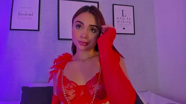 Snapshot of sophia_98 chatting on March 2025 03:34:02 AM sophia 98 online show from March 2025 03:34:02 AM