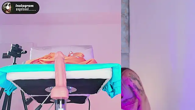 Angelst   online show from November 2025 05:52:01 AM