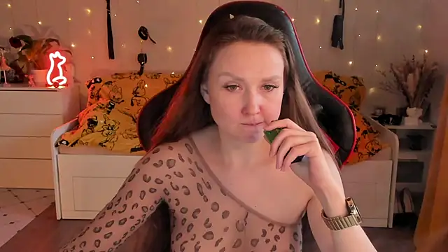 desperatehousewife   online show from September 2025 02:38:02 PM