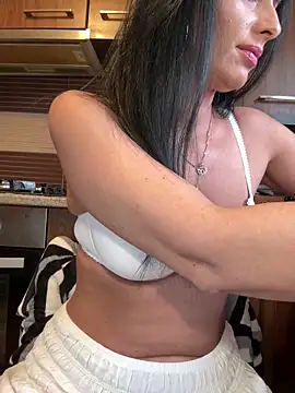 Hotmomcheckk  online show from March 2025 10:13:02 AM