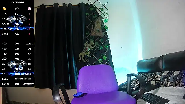 Snapshot of vale_bunny23 chatting on November 2025 02:12:01 AM vale bunny23 online show from November 2025 02:12:01 AM