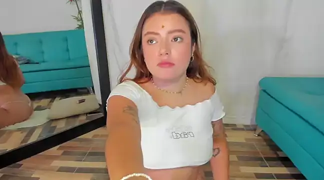 Snapshot of maddy066 chatting on January 2025 06:35:01 AM maddy066 online show from January 2025 06:35:01 AM