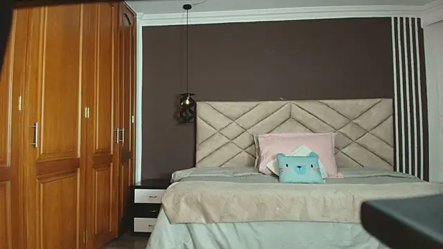 Snapshot of Raquel_jones chatting on February 2025 11:42:02 AM Raquel jones online show from February 2025 11:42:02 AM