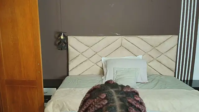 Snapshot of Raquel_jones chatting on February 2025 11:27:01 AM Raquel jones online show from February 2025 11:27:01 AM