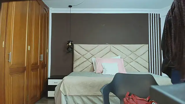 Snapshot of Raquel_jones chatting on February 2025 11:38:02 AM Raquel jones online show from February 2025 11:38:02 AM