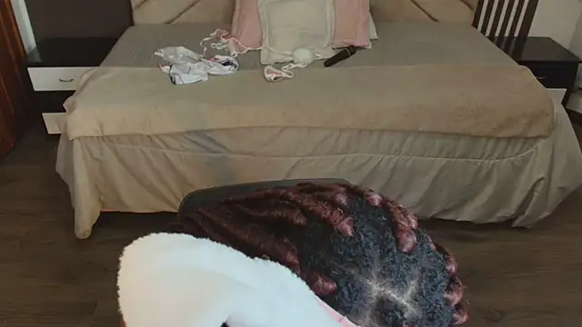 Snapshot of Raquel_jones chatting on March 2025 02:43:02 PM Raquel jones online show from March 2025 02:43:02 PM