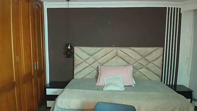 Snapshot of Raquel_jones chatting on March 2025 11:33:02 AM Raquel jones online show from March 2025 11:33:02 AM