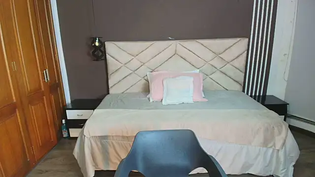 Snapshot of Raquel_jones chatting on March 2025 11:53:01 AM Raquel jones online show from March 2025 11:53:01 AM