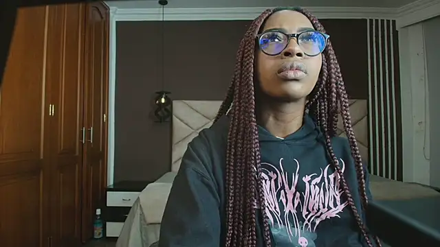 Snapshot of Raquel_jones chatting on March 2025 11:51:02 AM Raquel jones online show from March 2025 11:51:02 AM