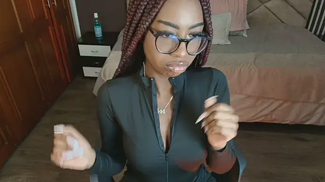 Snapshot of Raquel_jones chatting on March 2025 11:40:01 AM Raquel jones online show from March 2025 11:40:01 AM