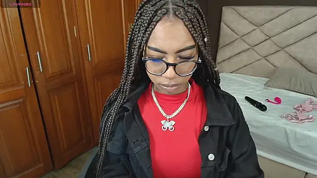 Snapshot of Raquel_jones chatting on September 2025 12:06:01 PM Raquel jones online show from September 2025 12:06:01 PM