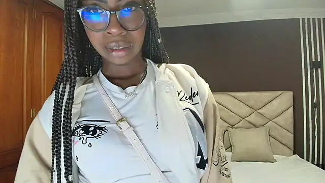 Snapshot of Raquel_jones chatting on September 2025 12:09:01 PM Raquel jones online show from September 2025 12:09:01 PM