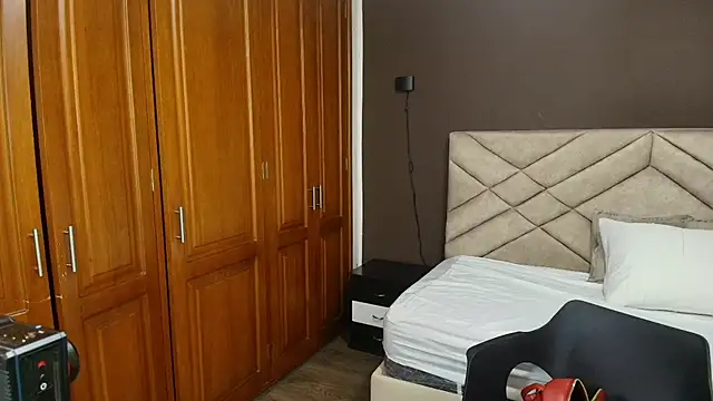 Snapshot of Raquel_jones chatting on October 2025 11:50:01 AM Raquel jones online show from October 2025 11:50:01 AM