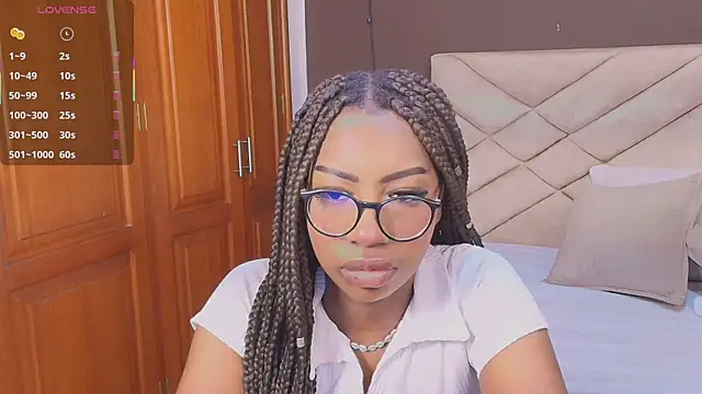 Snapshot of Raquel_jones chatting on November 2025 11:41:01 AM Raquel jones online show from November 2025 11:41:01 AM